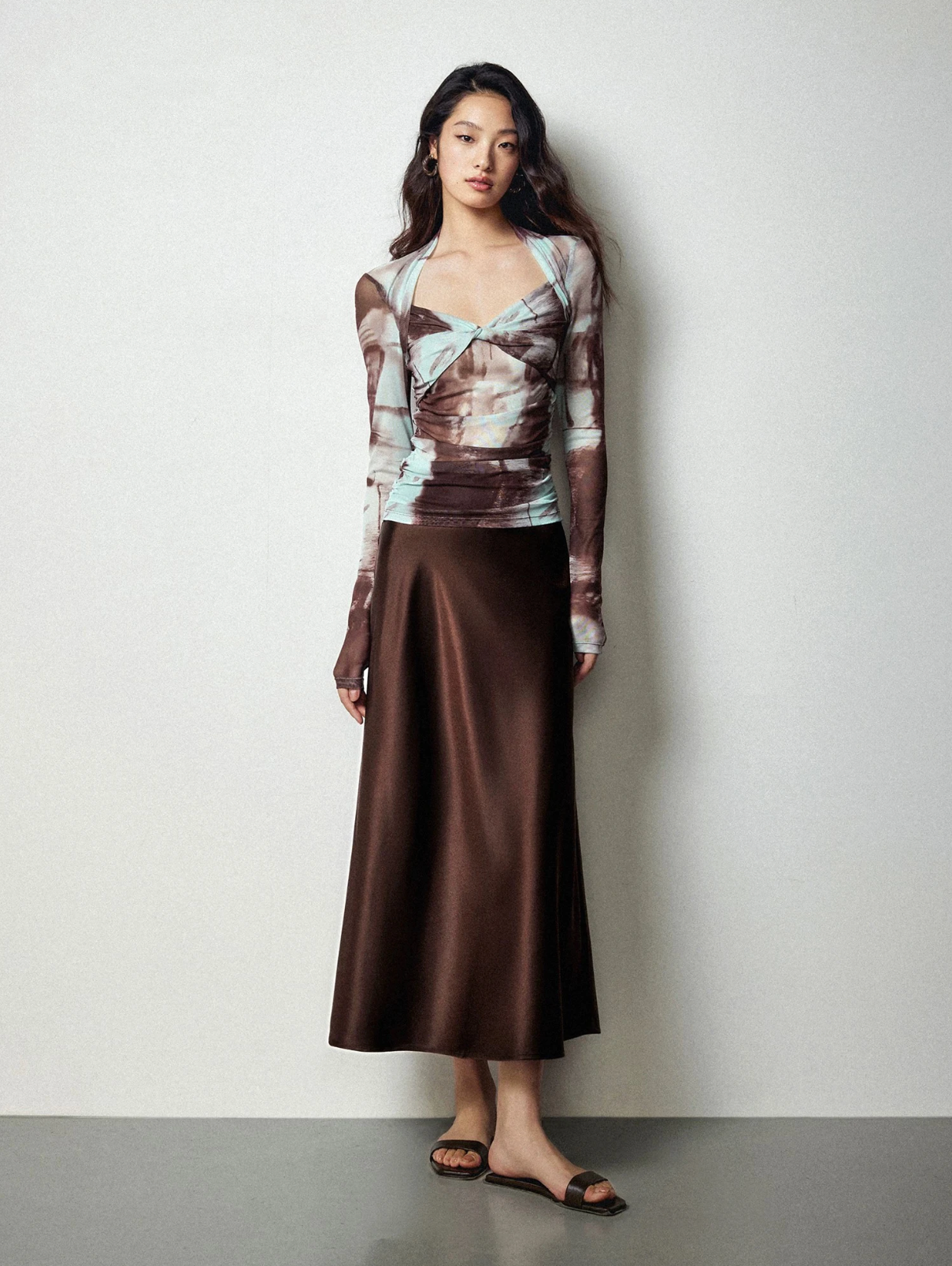 Jupe longue satinée fluide évasée