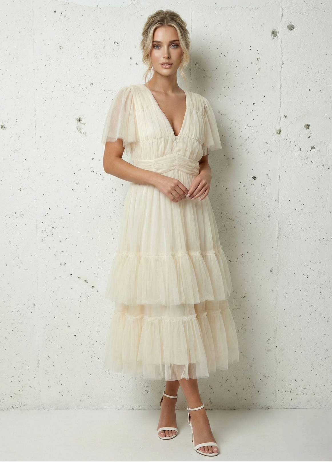 Robe crème et mousseline à étages